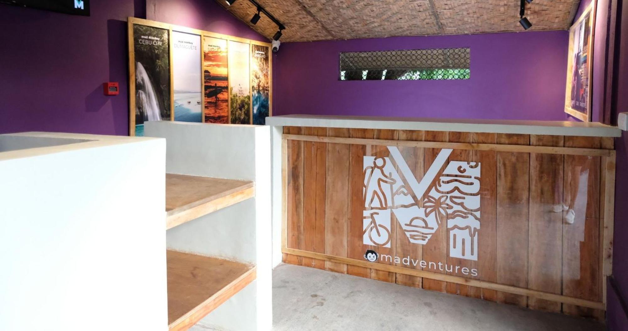 Mad Monkey Siquijor Hostel Exterior photo